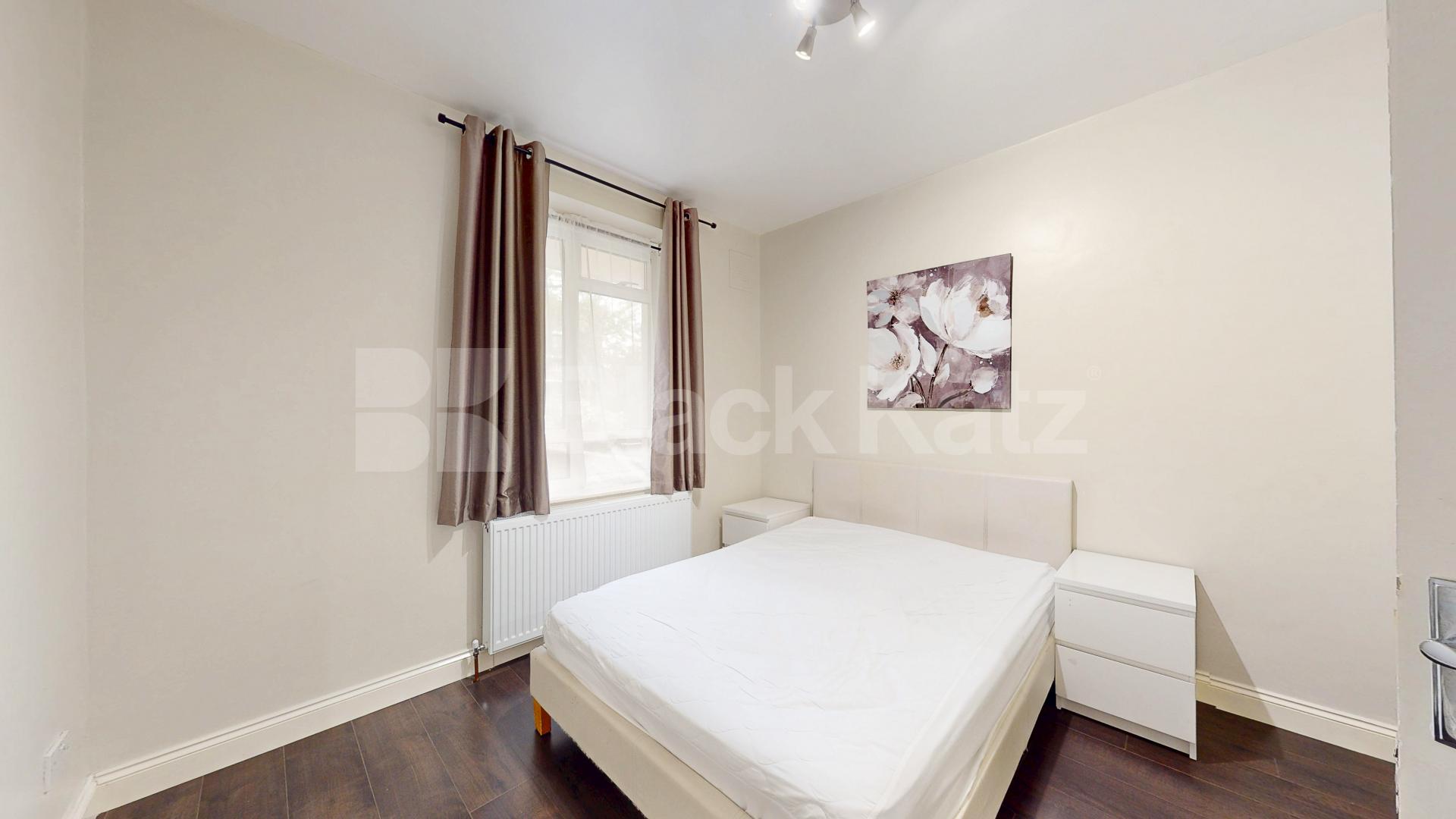 Spacious One Bedroom Flat in Prestigious St Johns Wood by Regents Park Townshend Road, St Johns Wood